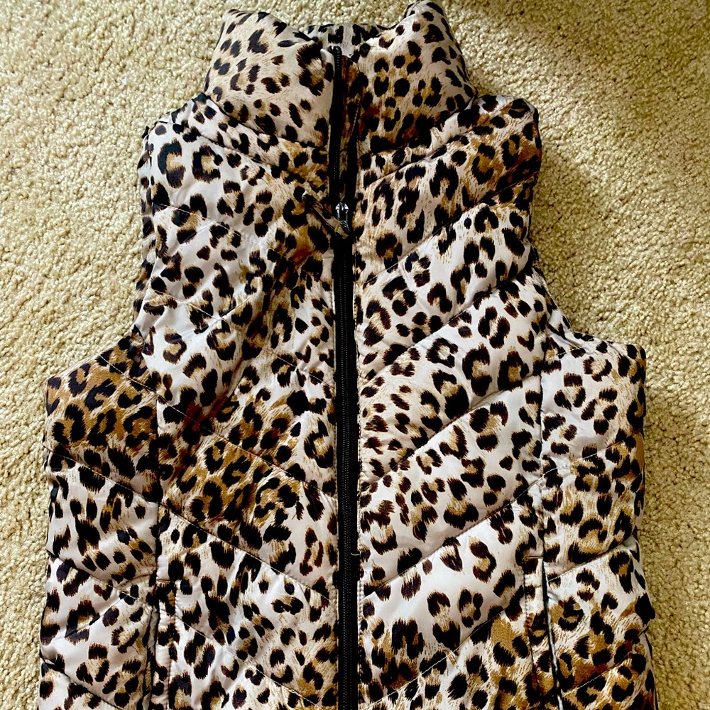 Small leopard vest